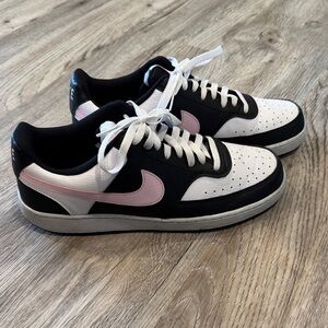 Nike Court Vision Low